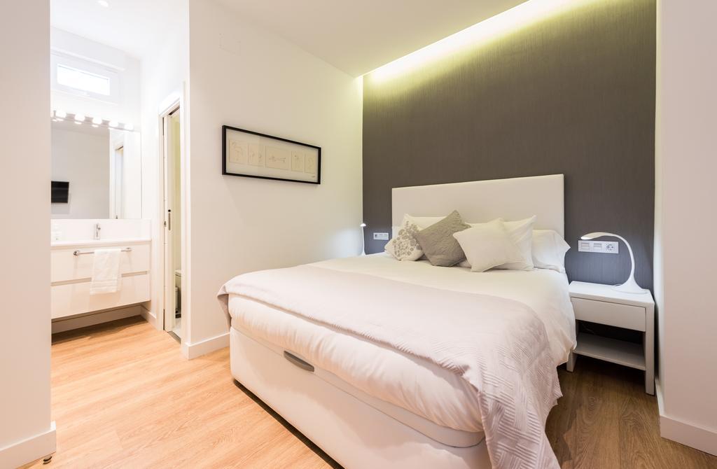 Opera Suites Madrid Exterior foto