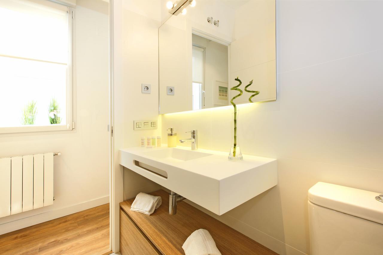 Opera Suites Madrid Exterior foto